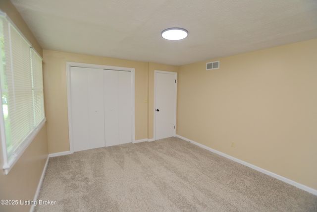 7209 Victoria Dr, Louisville, KY 40228