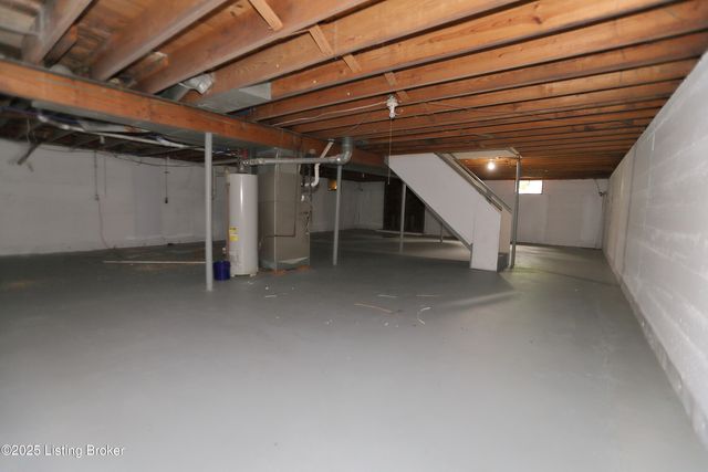 7209 Victoria Dr, Louisville, KY 40228