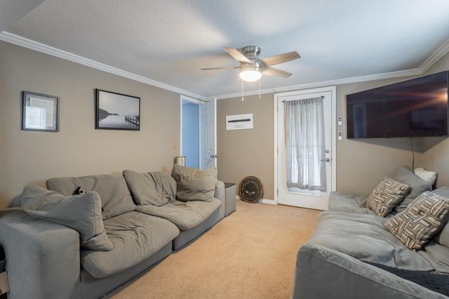 212 W Walden Circle, Soddy Daisy, TN 37379