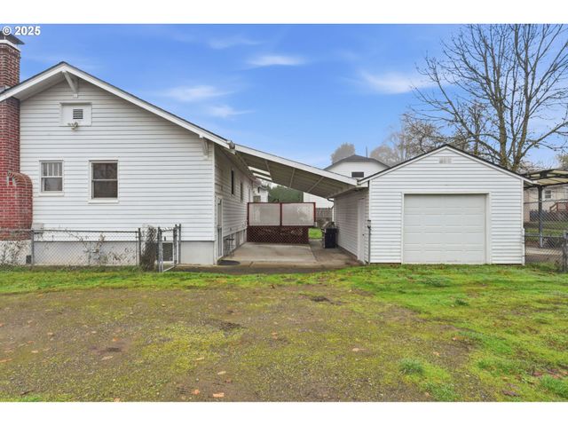 8420 N SMITH St, Portland, OR 97203