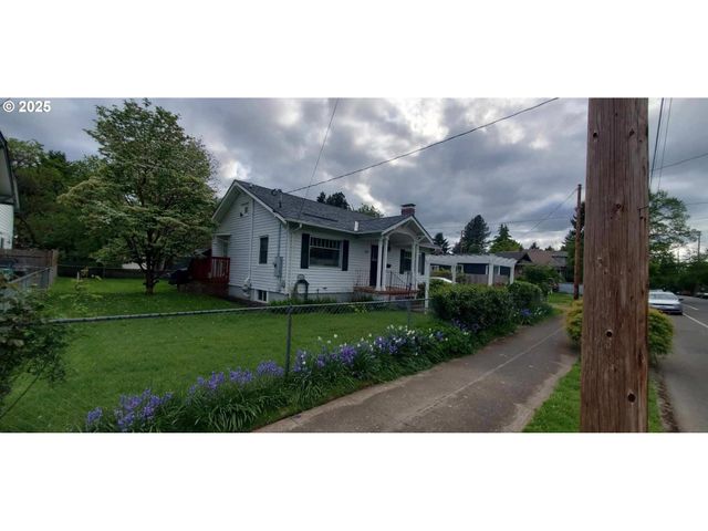 8420 N SMITH St, Portland, OR 97203