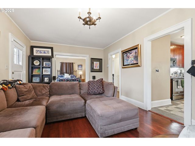 8420 N SMITH St, Portland, OR 97203