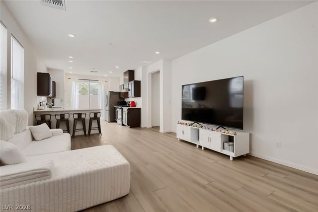 9576 Marsh Aster Street, Las Vegas, NV 89139