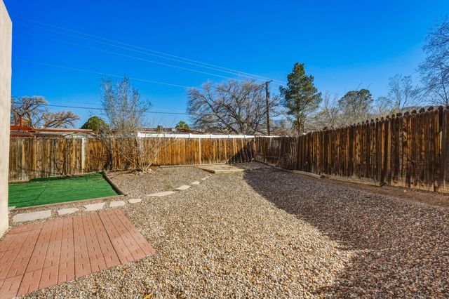 120 Linda View Court NE, Albuquerque, NM 87123