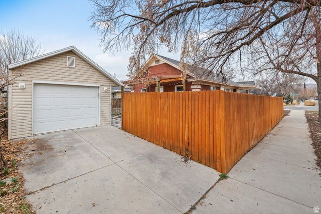 586 E BROWNING AVE, Salt Lake City, UT 84105