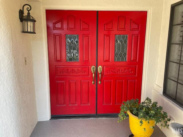 8832 Sierra Oak Drive, Bakersfield, CA 93311