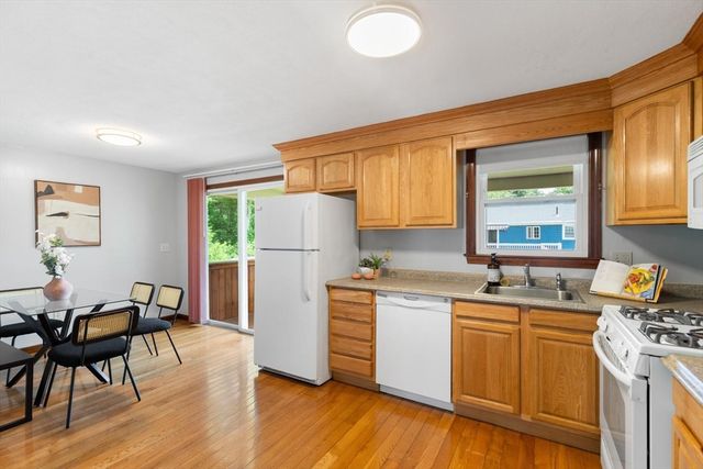 22 Susan Ave, Burlington, MA 01803