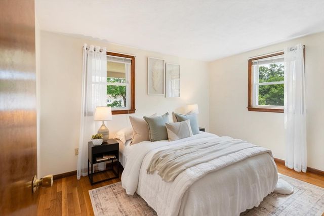 22 Susan Ave, Burlington, MA 01803