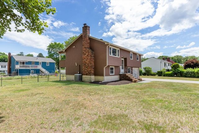 22 Susan Ave, Burlington, MA 01803