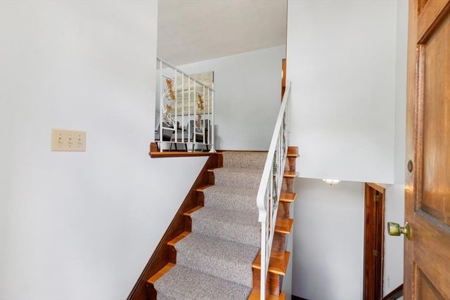 22 Susan Ave, Burlington, MA 01803