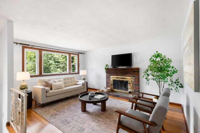 22 Susan Ave, Burlington, MA 01803