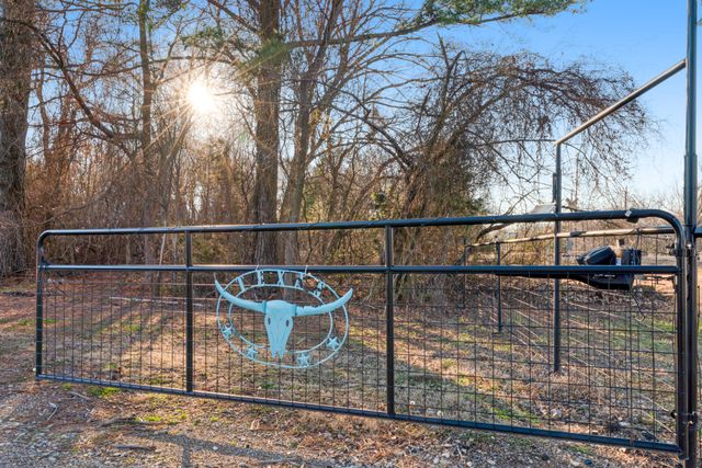 127 Farm Road 1499, Paris, TX 75460