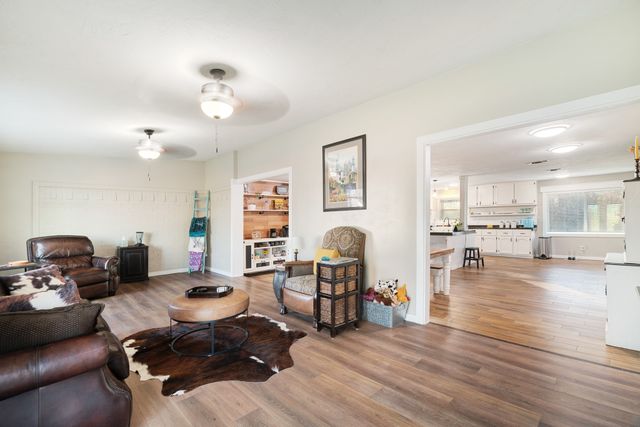 127 Farm Road 1499, Paris, TX 75460