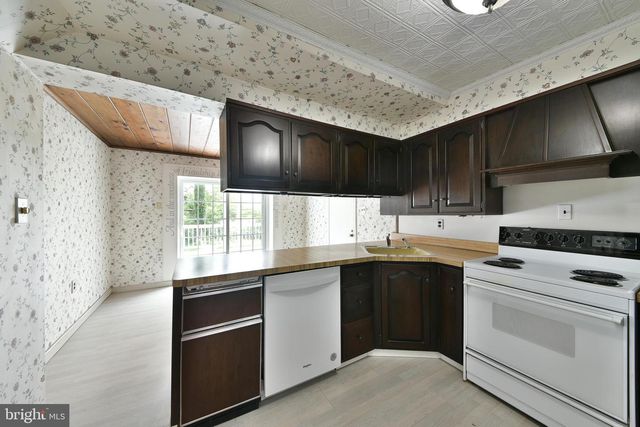 420 FOREST HILLS AVE, Philadelphia, PA 19116