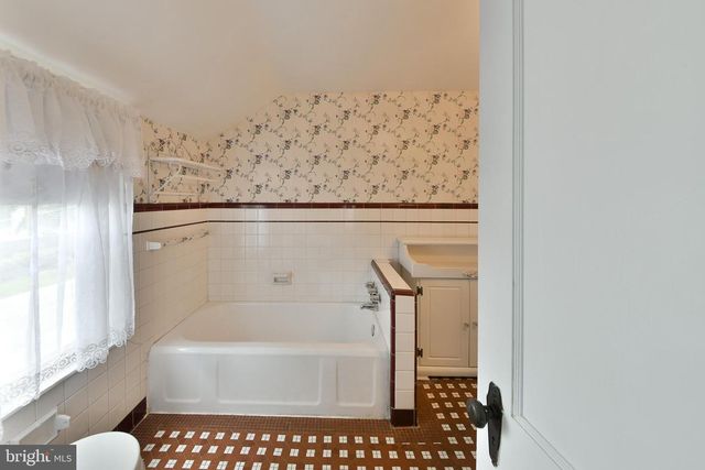 420 FOREST HILLS AVE, Philadelphia, PA 19116