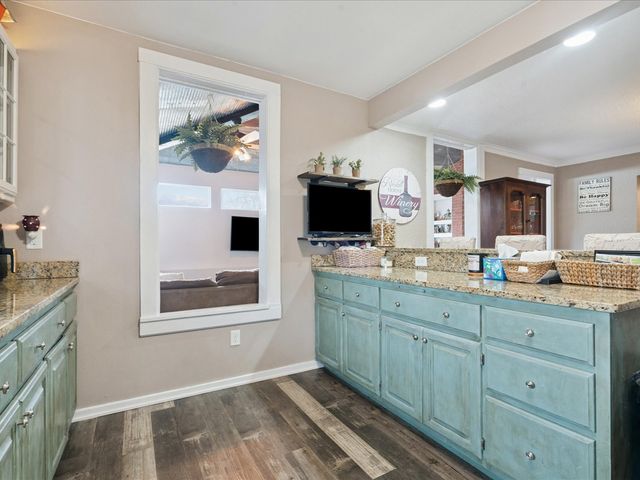 123 2nd Ave SW, Mt Vernon, IA 52314