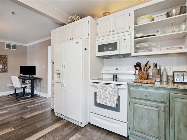 123 2nd Ave SW, Mt Vernon, IA 52314