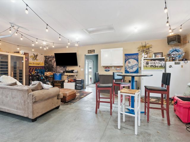 123 2nd Ave SW, Mt Vernon, IA 52314