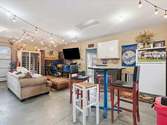 123 2nd Ave SW, Mt Vernon, IA 52314