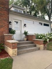 123 2nd Ave SW, Mt Vernon, IA 52314