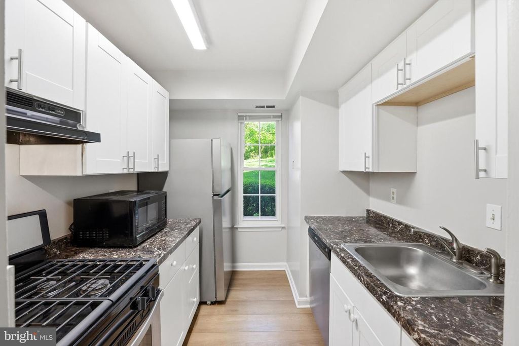 Image 11 of property listing at 10631 SHASTA CT #T-1, Damascus, MD 20872