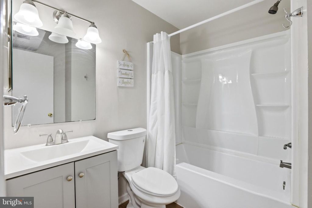 Image 15 of property listing at 10631 SHASTA CT #T-1, Damascus, MD 20872