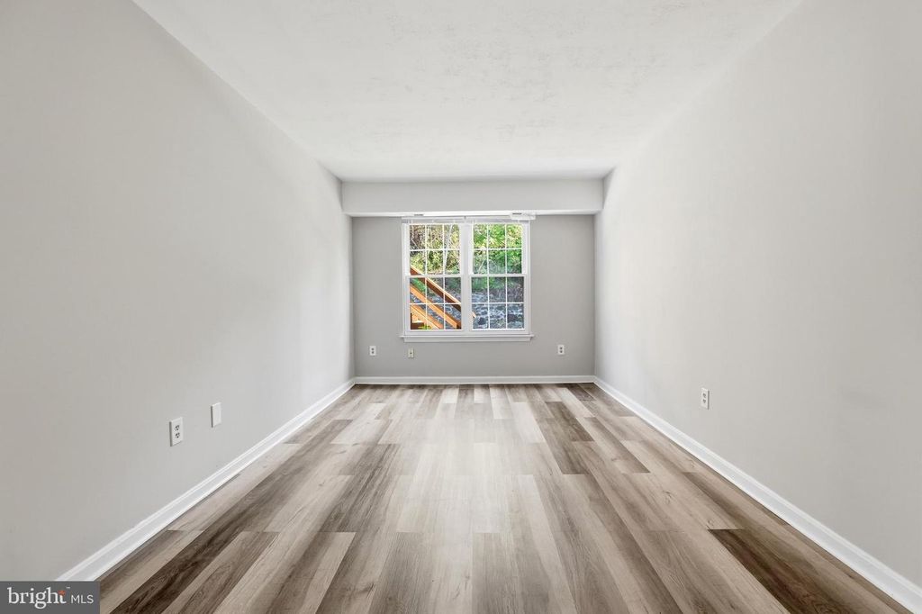 Image 17 of property listing at 10631 SHASTA CT #T-1, Damascus, MD 20872
