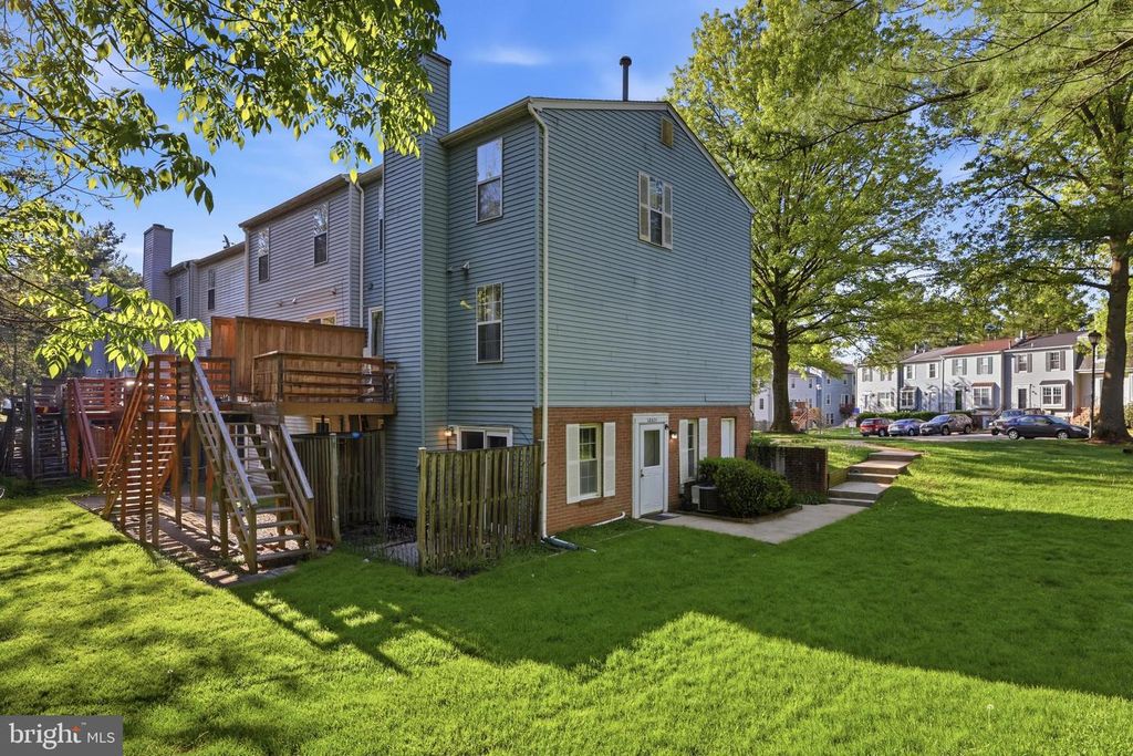 Image 24 of property listing at 10631 SHASTA CT #T-1, Damascus, MD 20872