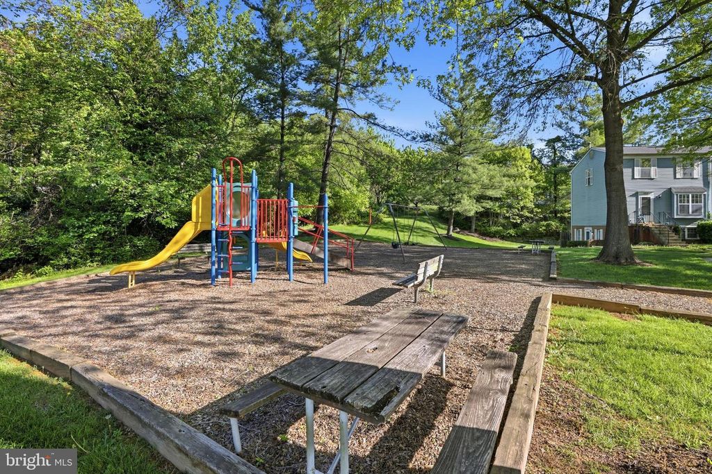 Image 27 of property listing at 10631 SHASTA CT #T-1, Damascus, MD 20872