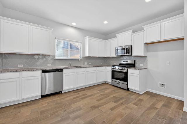 221 Arabian Colt DR, Georgetown, TX 78626