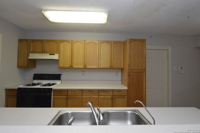 10918 LANDS RUN ST, San Antonio, TX 78230