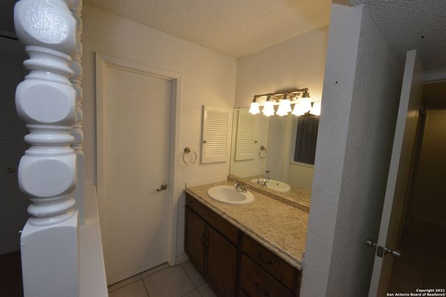 10918 LANDS RUN ST, San Antonio, TX 78230