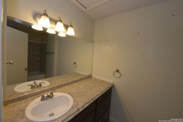 10918 LANDS RUN ST, San Antonio, TX 78230