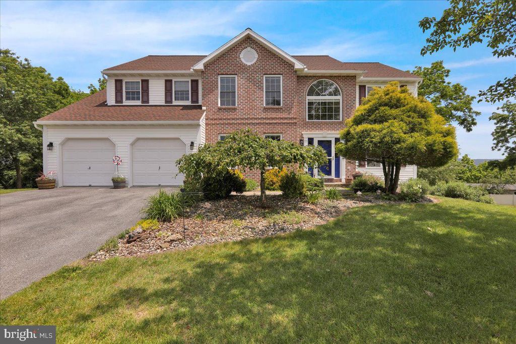 6 RESERVOIR CIRCLE, Leesport, PA 19533