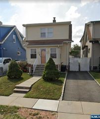 11 Welland Avenue, Irvington, NJ 07111