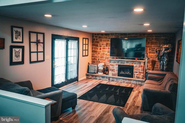 16 CHARTER OAK LANE, Marlton, NJ 08053