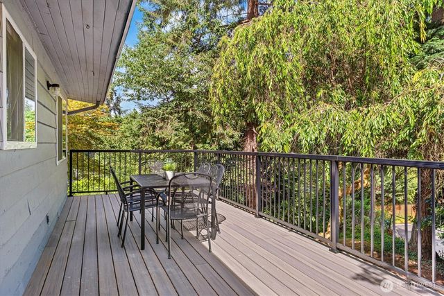 18416 16th Avenue NE, Shoreline, WA 98155