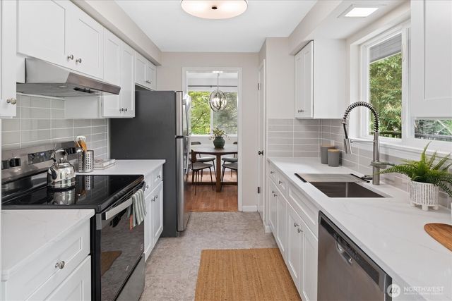 18416 16th Avenue NE, Shoreline, WA 98155