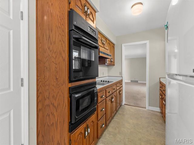 16 Melwood Drive, Belleville, IL 62223