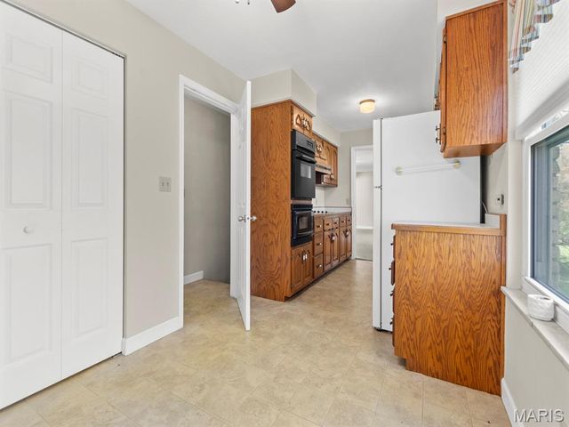 16 Melwood Drive, Belleville, IL 62223