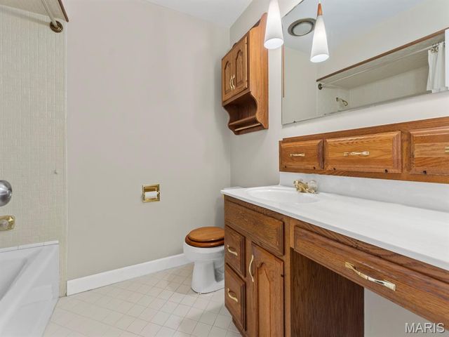 16 Melwood Drive, Belleville, IL 62223