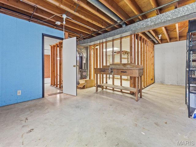 16 Melwood Drive, Belleville, IL 62223