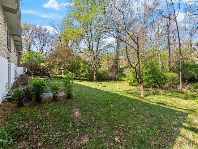 16 Melwood Drive, Belleville, IL 62223