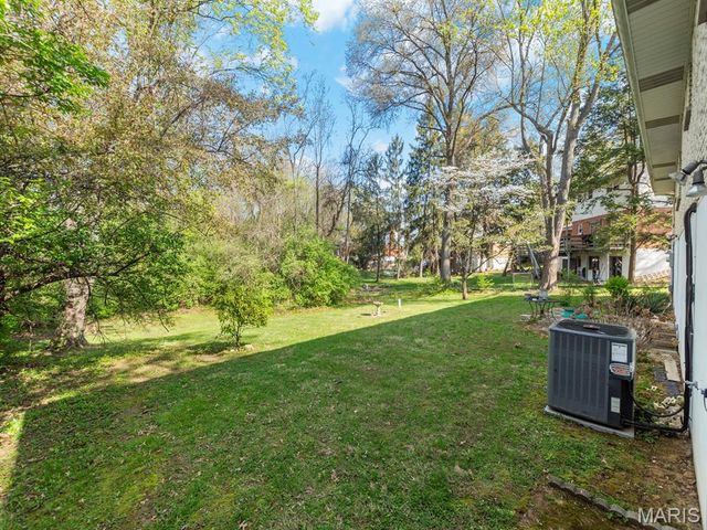 16 Melwood Drive, Belleville, IL 62223