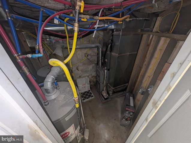 6039 WASHINGTON AVE, Philadelphia, PA 19143