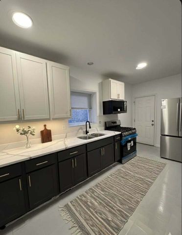 6838 S King Drive 1, Chicago, IL 60637