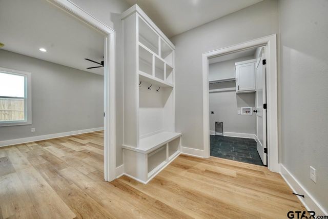 606 Prince Ln, Tyler, TX 75704