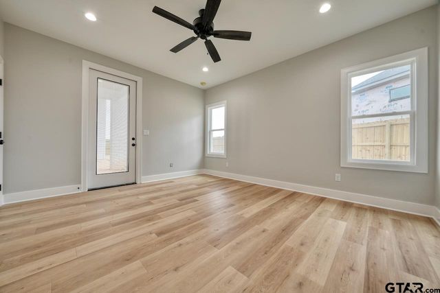 606 Prince Ln, Tyler, TX 75704