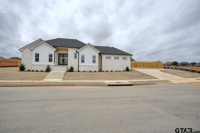 606 Prince Ln, Tyler, TX 75704