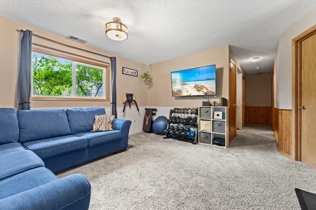 11010 Xylon Lane N, Champlin, MN 55316